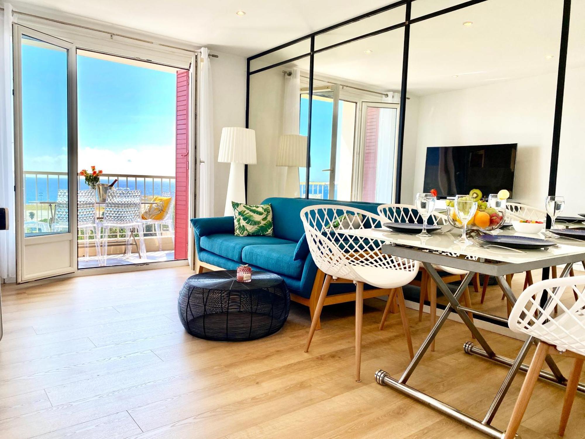Appartement Panoramic Sea View - Air-conditioning - Balcony - Tramway - 2 Bedrooms - Wifi - Fully Equipped Kitchen *
