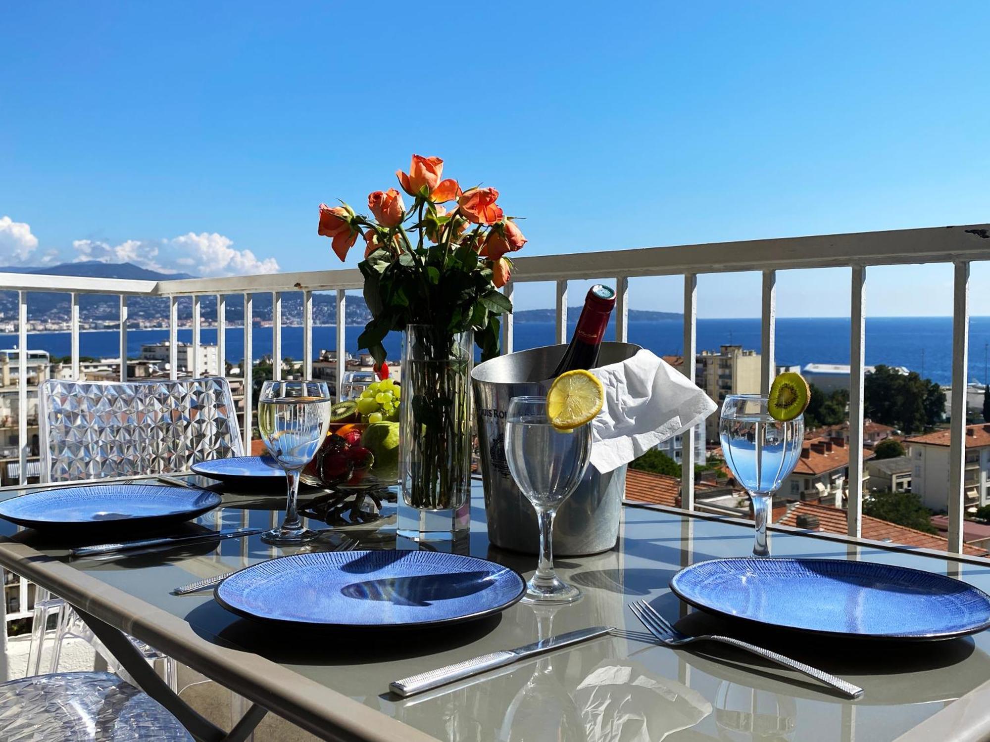 Appartement Panoramic Sea View - Air-conditioning - Balcony - Tramway - 2 Bedrooms - Wifi - Fully Equipped Kitchen Nice